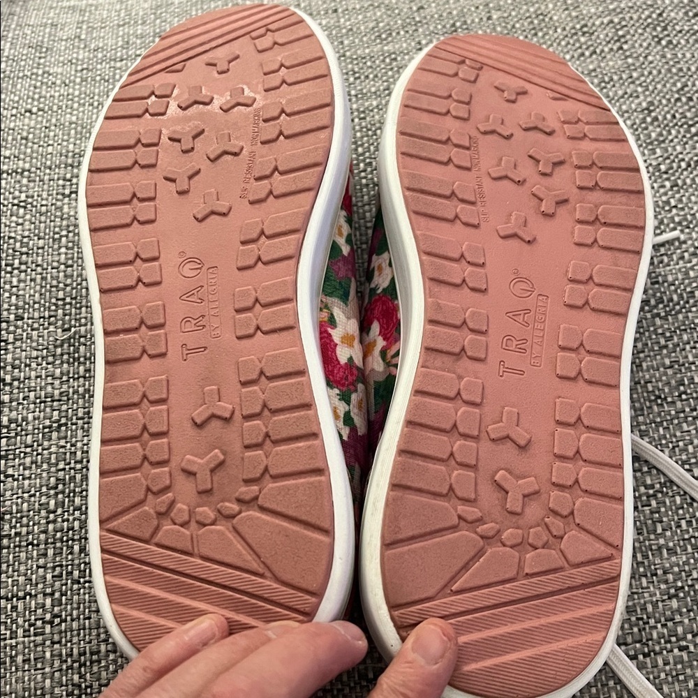 Women’s Traq by Alegria Sneaq Floral Dream Knit Sneakers Size 41 (10.5-11) - Picture 9 of 12